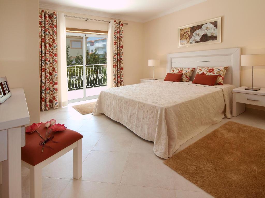 Oasis Parque Country Club Hotel Портиман Стая снимка