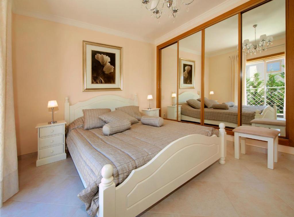 Oasis Parque Country Club Hotel Портиман Стая снимка