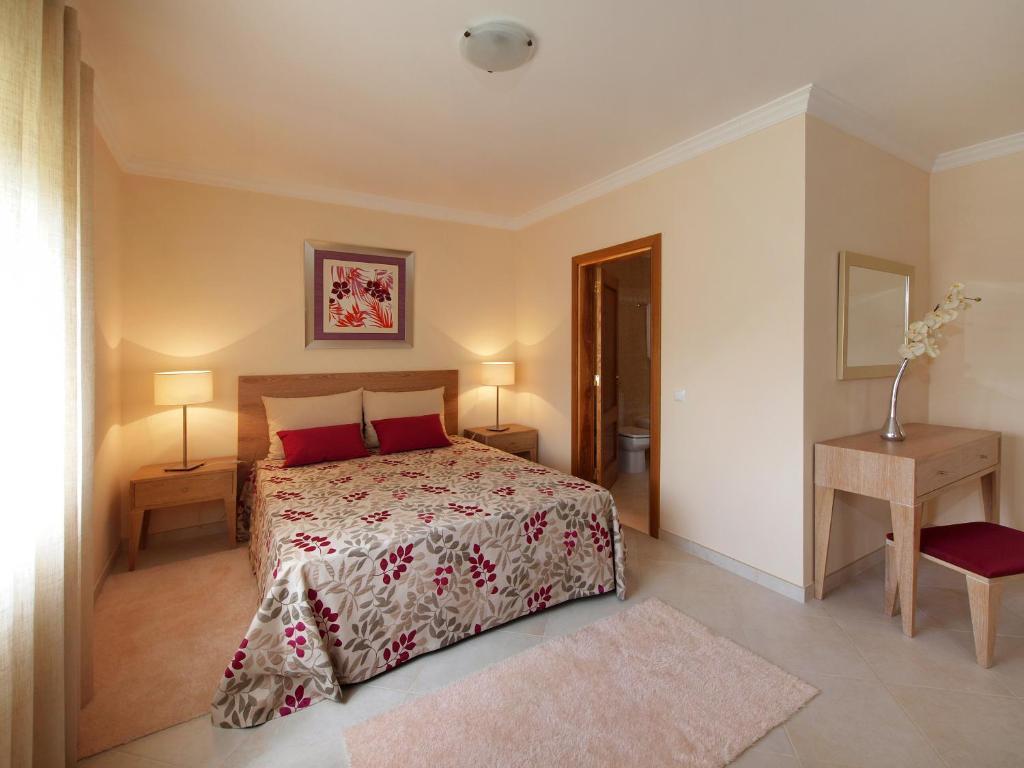 Oasis Parque Country Club Hotel Портиман Стая снимка